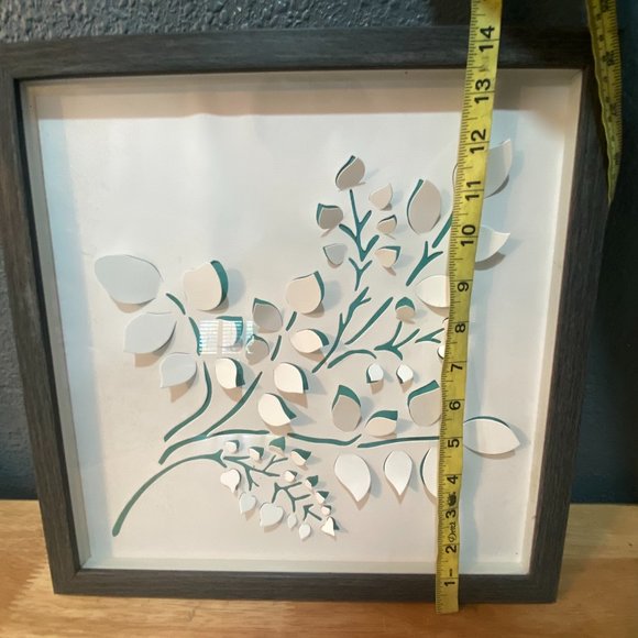 Paper Leaf Portrait Frame Decor 14 x14 - Picture 7 of 8